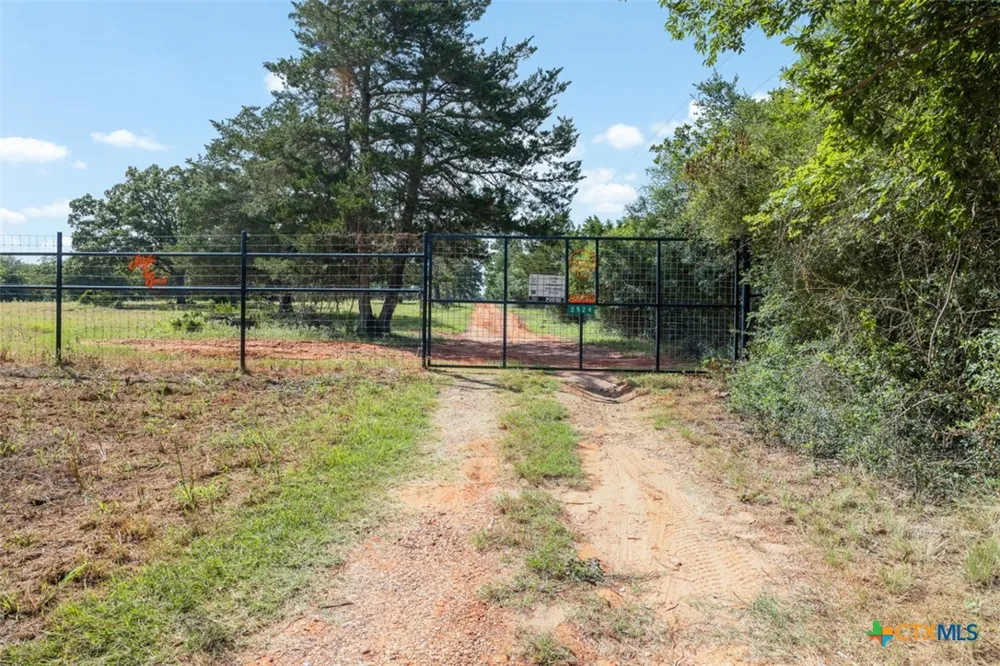 2524 Sandy Fork Road Harwood, TX 78616