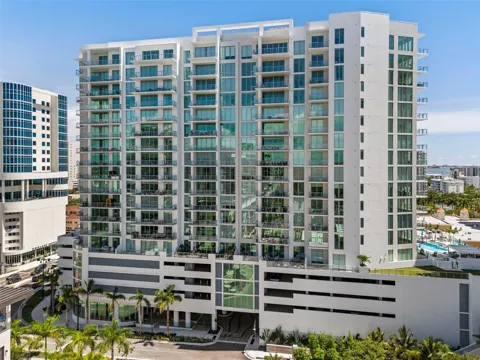 301 QUAY COMMONS #1009