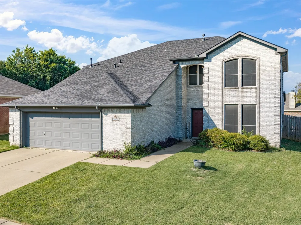 5004 Vaquero Drive Arlington, TX 76017