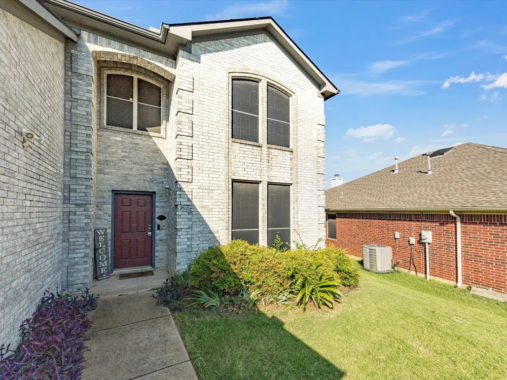 5004 Vaquero Drive Arlington, TX 76017