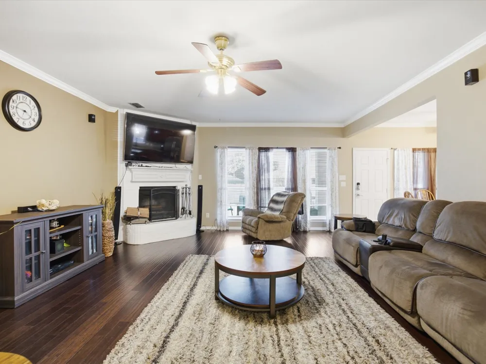5004 Vaquero Drive Arlington, TX 76017