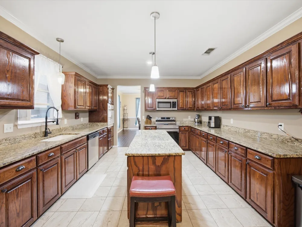 5004 Vaquero Drive Arlington, TX 76017