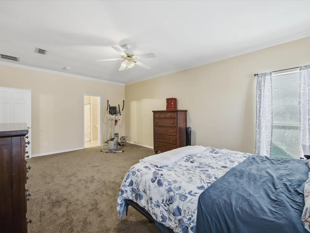 5004 Vaquero Drive Arlington, TX 76017