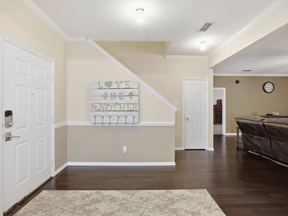 5004 Vaquero Drive Arlington, TX 76017