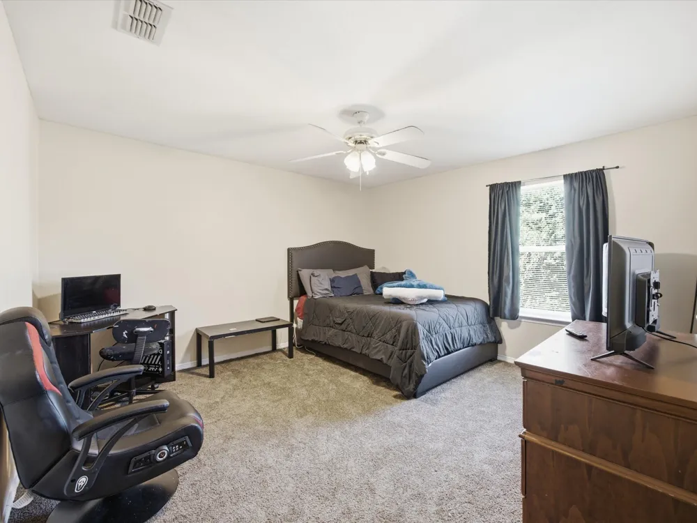 5004 Vaquero Drive Arlington, TX 76017