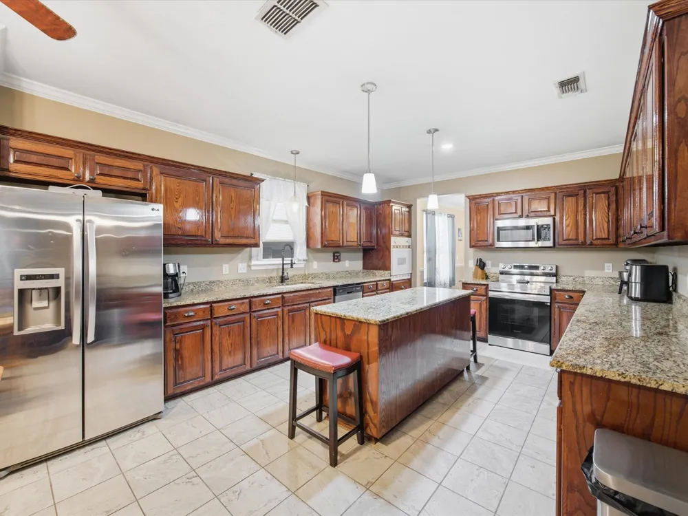 5004 Vaquero Drive Arlington, TX 76017