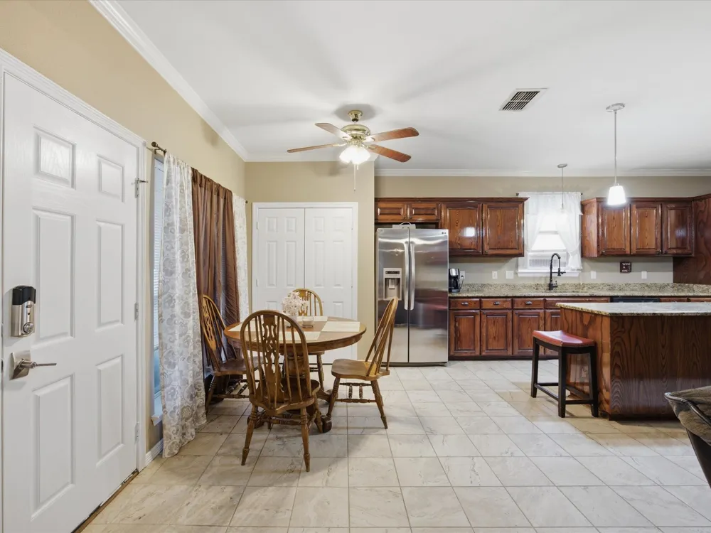 5004 Vaquero Drive Arlington, TX 76017