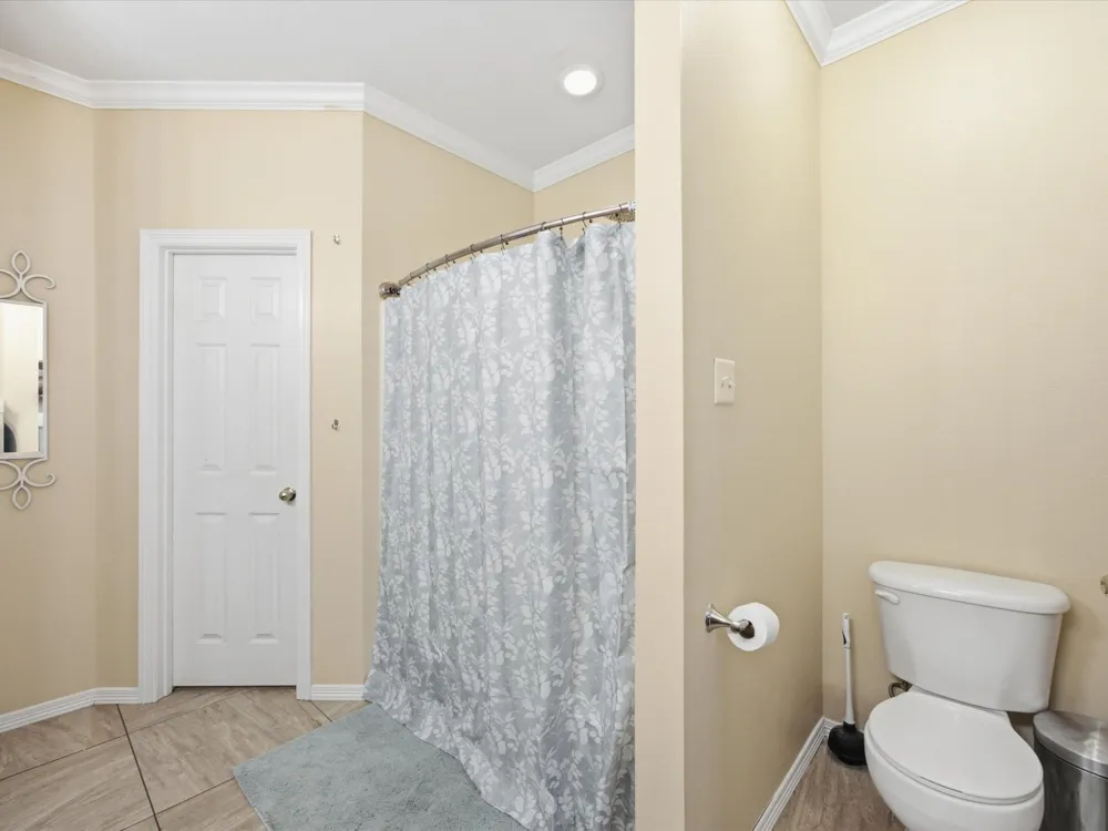 5004 Vaquero Drive Arlington, TX 76017