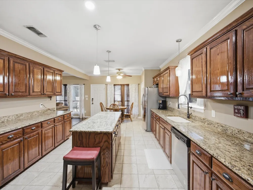5004 Vaquero Drive Arlington, TX 76017