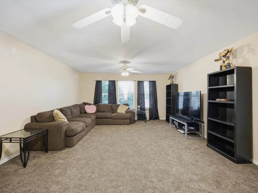 5004 Vaquero Drive Arlington, TX 76017