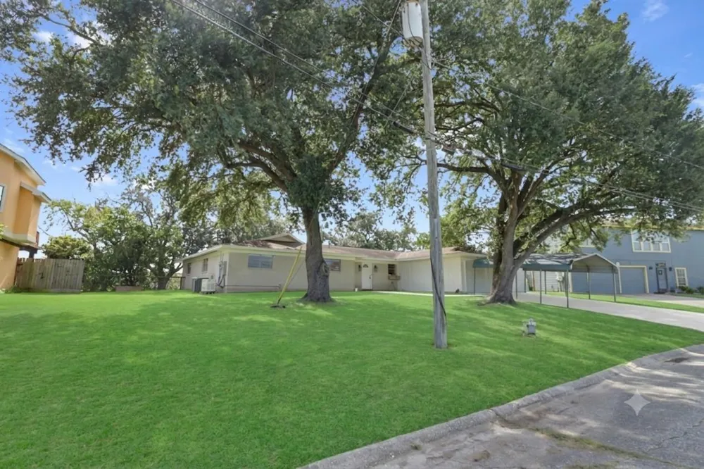 211 Rue Orleans Street Baytown, TX 77520