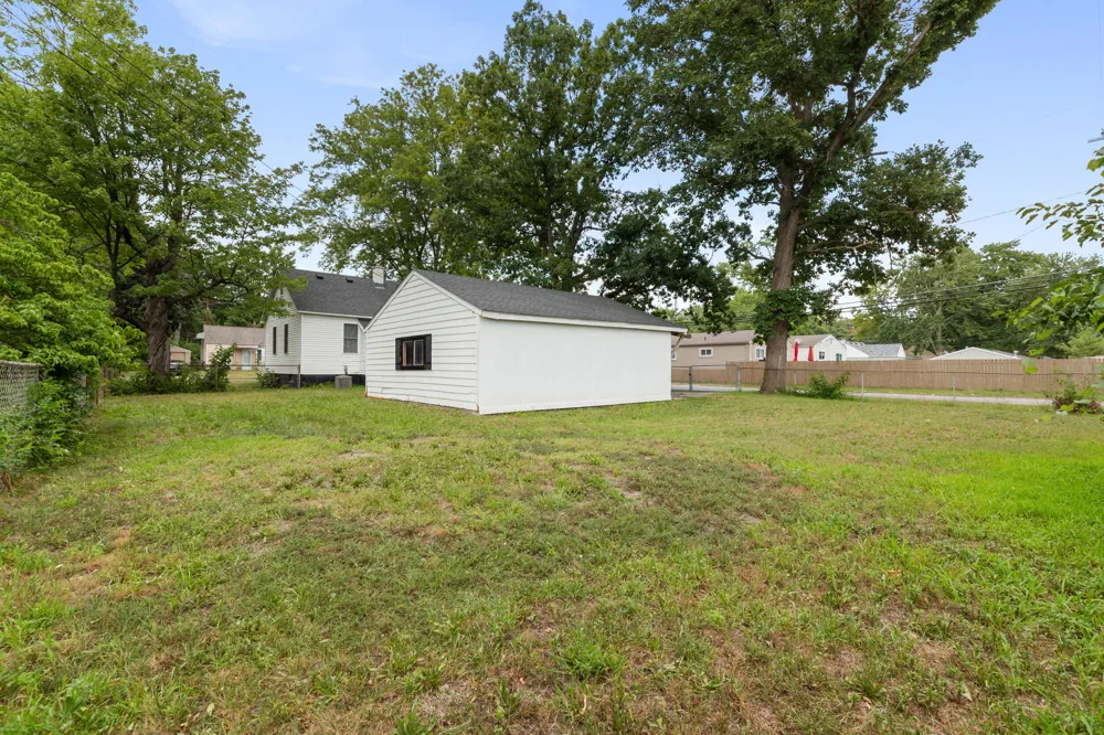 35809 Manila Avenue Westland, MI 48186
