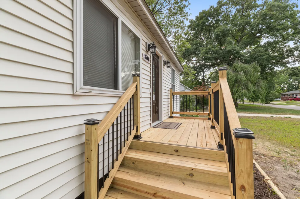 35809 Manila Avenue Westland, MI 48186