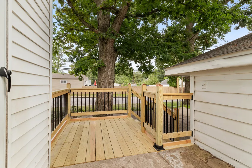 35809 Manila Avenue Westland, MI 48186