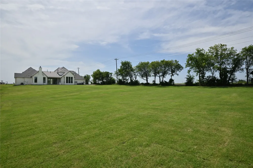 102 Deer Crossing Road Gunter, TX 75058