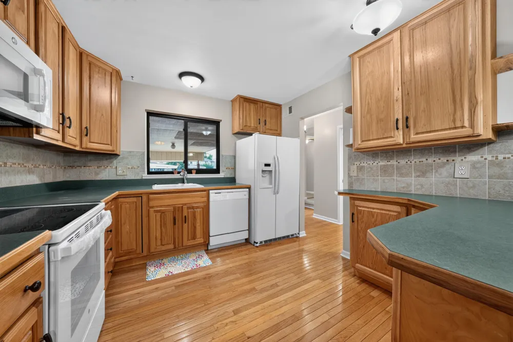 1564 Charter Oak Drive Rochester Hills, MI 48309