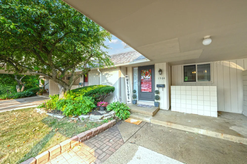 1564 Charter Oak Drive Rochester Hills, MI 48309