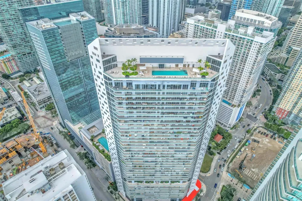 1300 Brickell Bay Dr #2005 Miami, FL 33131