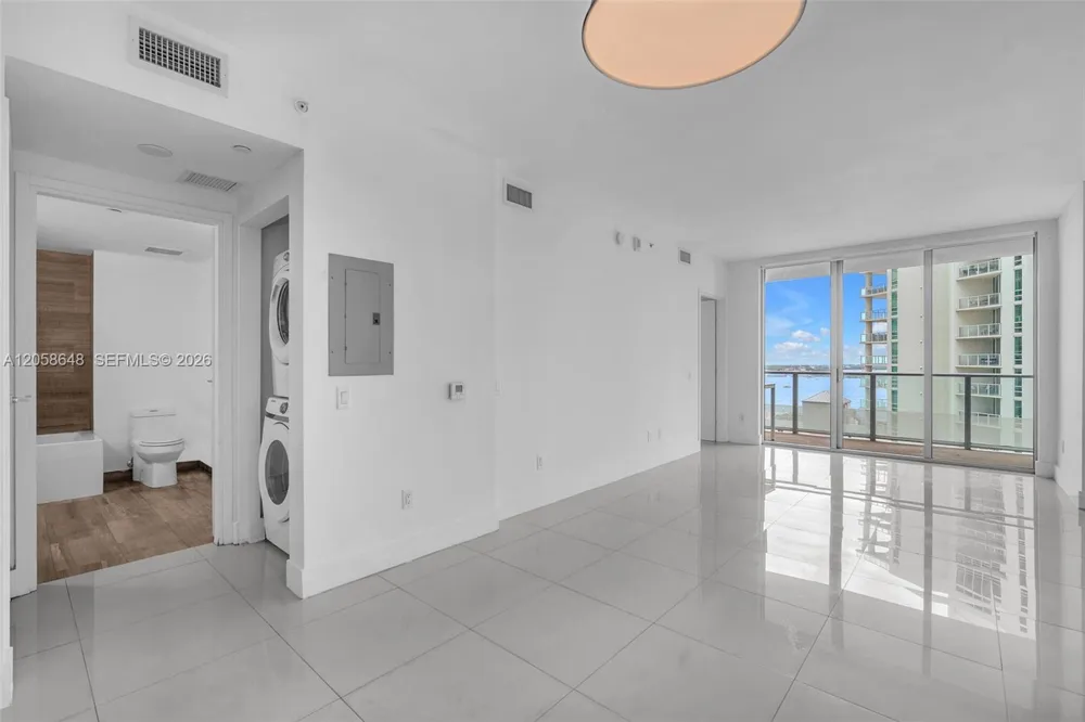 1300 Brickell Bay Dr #2005 Miami, FL 33131
