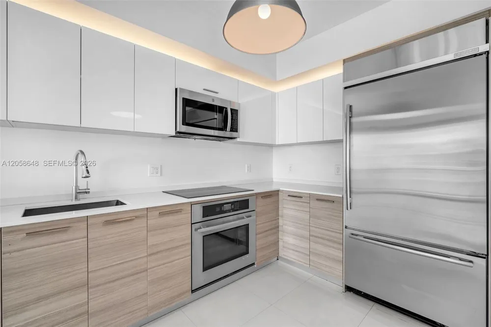 1300 Brickell Bay Dr #2005 Miami, FL 33131