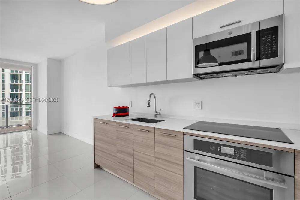 1300 Brickell Bay Dr #2005 Miami, FL 33131