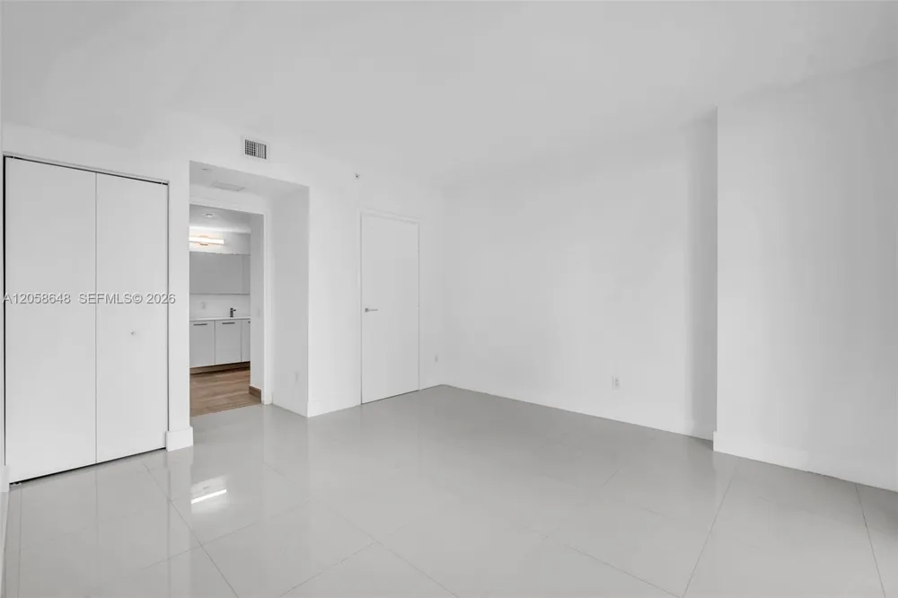 1300 Brickell Bay Dr #2005 Miami, FL 33131