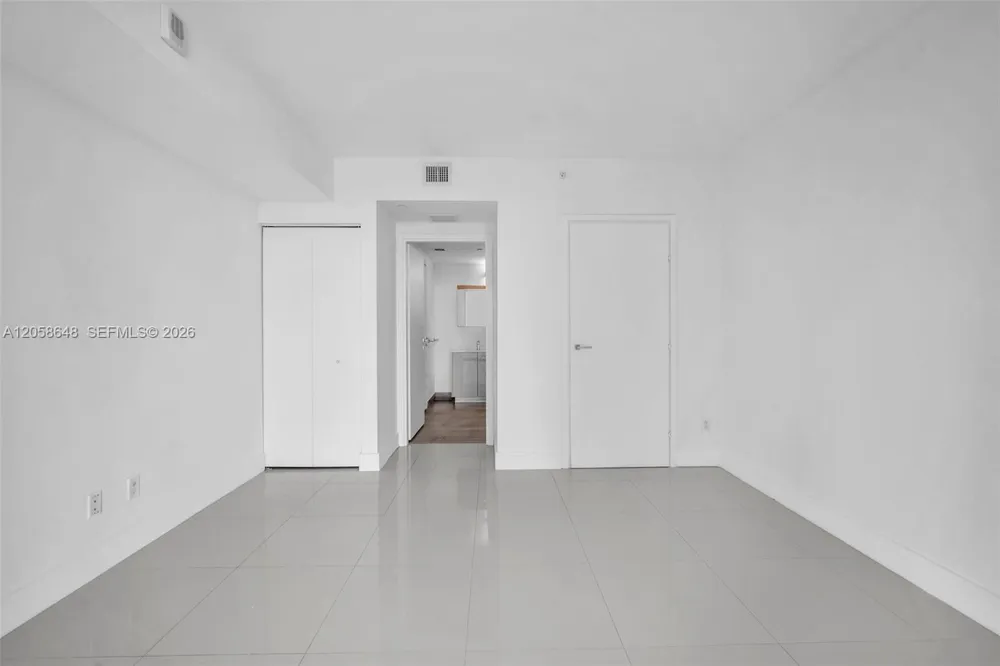 1300 Brickell Bay Dr #2005 Miami, FL 33131