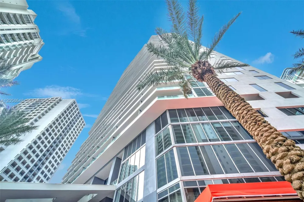 1300 Brickell Bay Dr #2005 Miami, FL 33131
