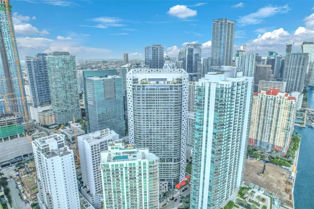 1300 Brickell Bay Dr #2005 Miami, FL 33131
