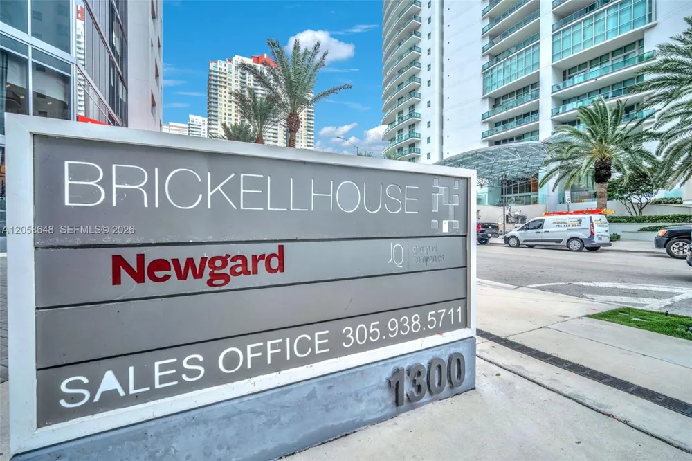 1300 Brickell Bay Dr #2005 Miami, FL 33131