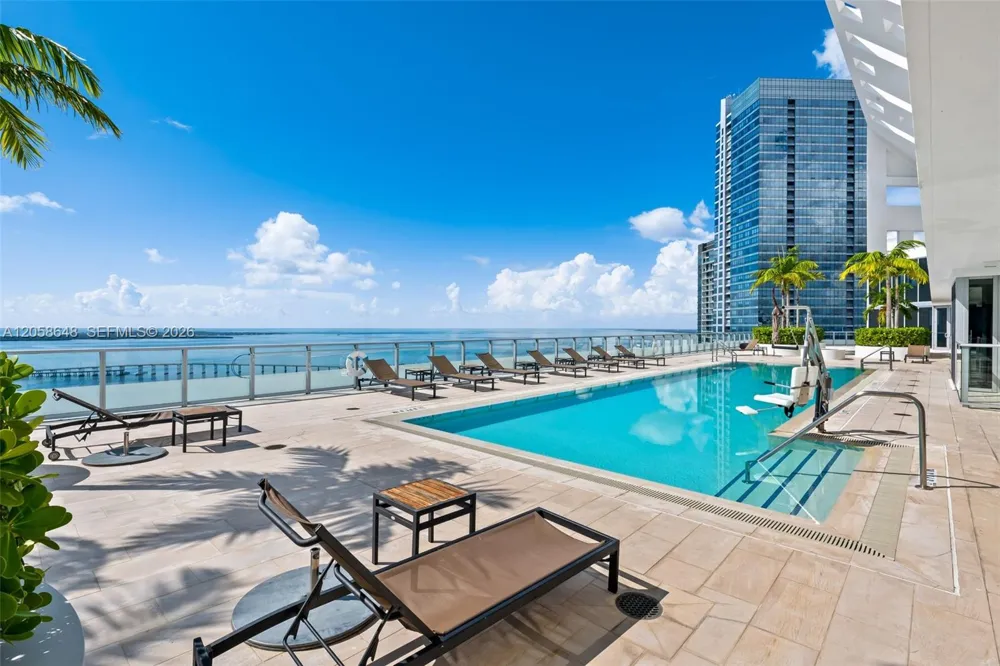 1300 Brickell Bay Dr #2005 Miami, FL 33131