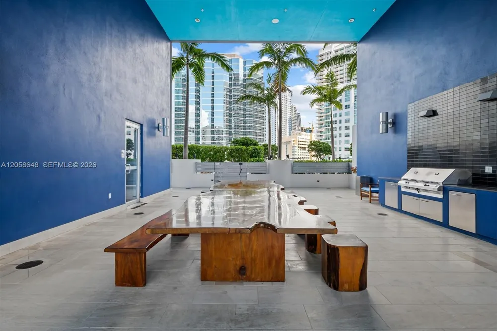 1300 Brickell Bay Dr #2005 Miami, FL 33131