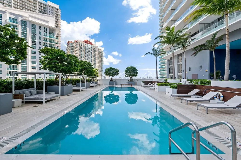 1300 Brickell Bay Dr #2005 Miami, FL 33131