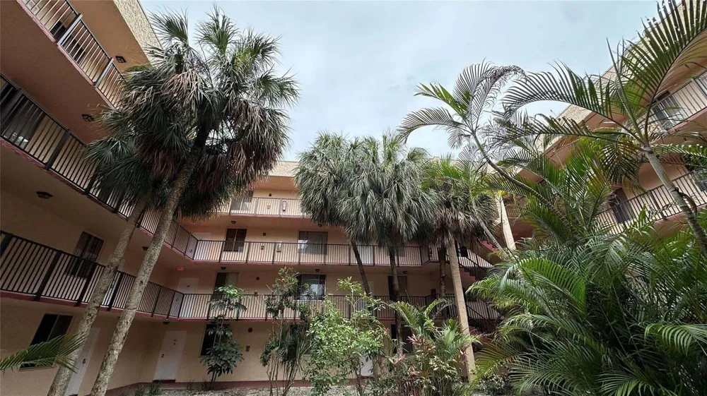 2830 SOMERSET DRIVE #104N Lauderdale Lakes, FL 33311