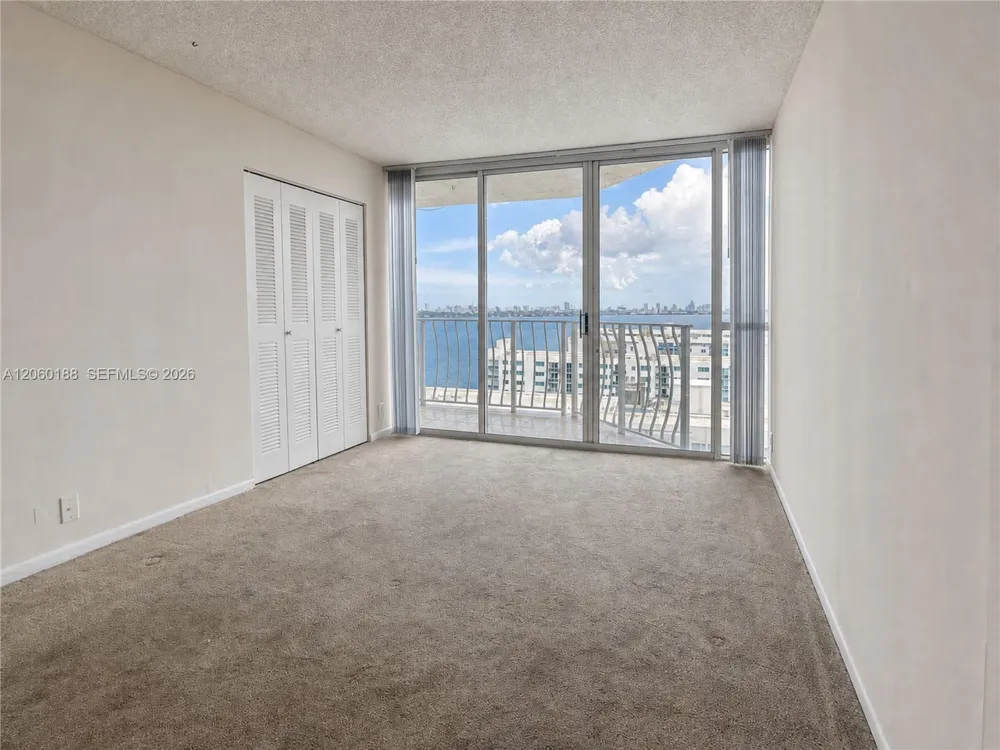 7601 E Treasure Dr #1807 North Bay Village, FL 33141