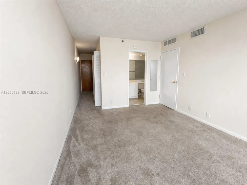 7601 E Treasure Dr #1807 North Bay Village, FL 33141