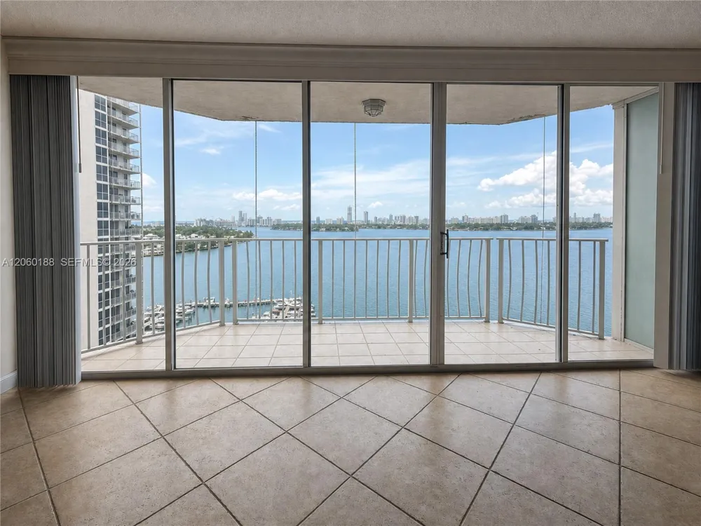 7601 E Treasure Dr #1807 North Bay Village, FL 33141