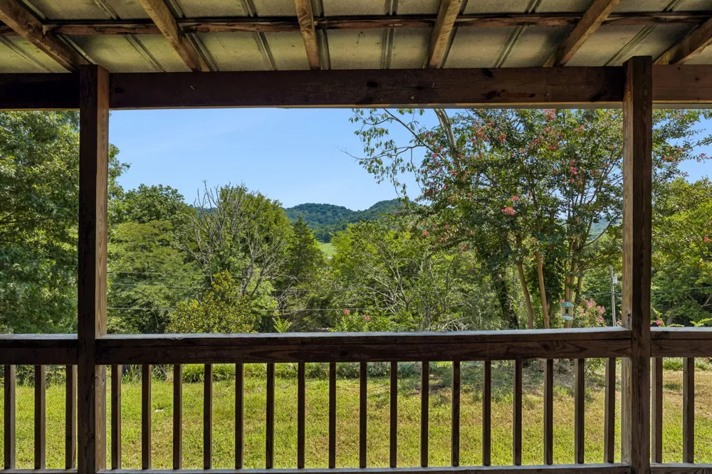 238 Rarick Ln Gainesboro, TN 38562