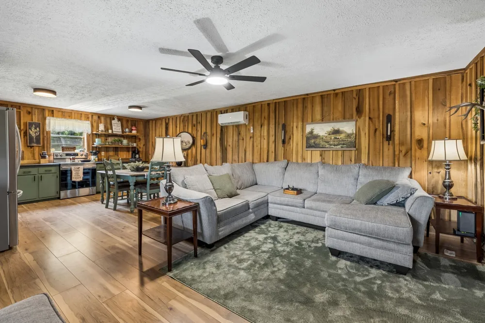 238 Rarick Ln Gainesboro, TN 38562