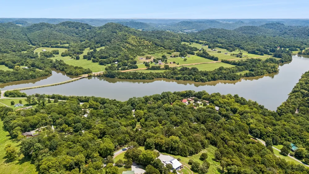 238 Rarick Ln Gainesboro, TN 38562