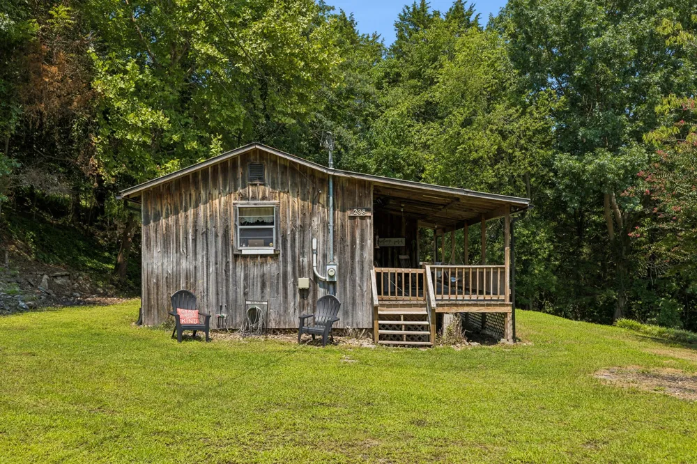 238 Rarick Ln Gainesboro, TN 38562