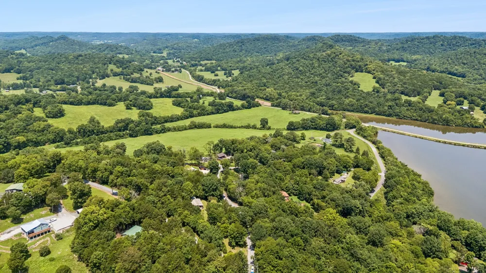 238 Rarick Ln Gainesboro, TN 38562