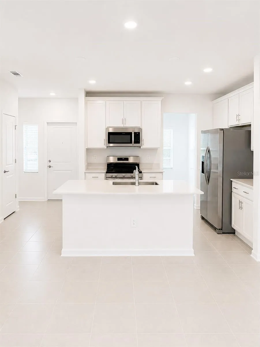 5677 LIVELINESS ALLEY Clermont, FL 34714