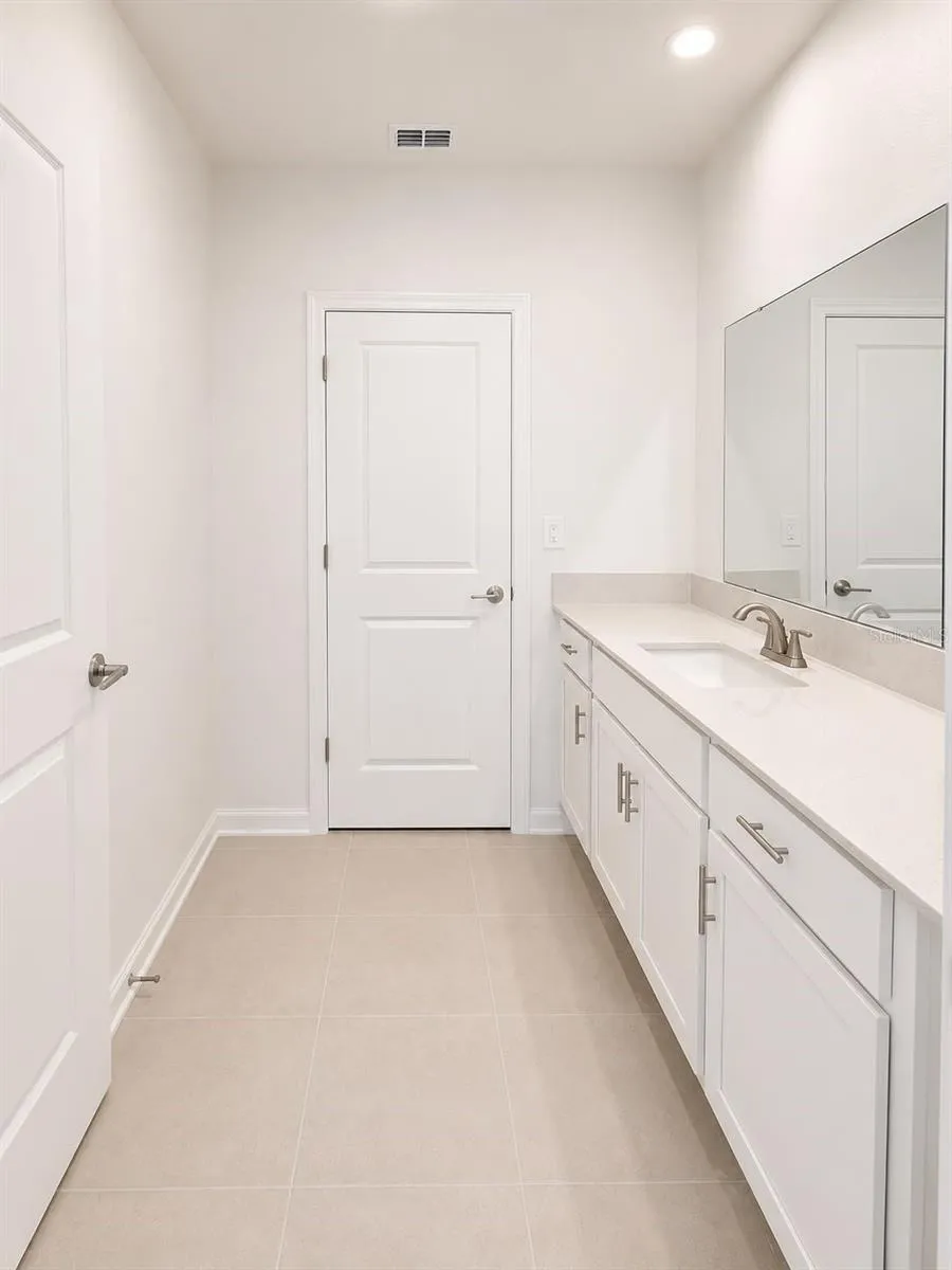 5677 LIVELINESS ALLEY Clermont, FL 34714
