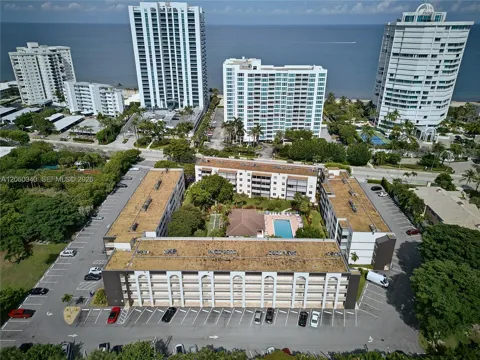 1541 S Ocean Blvd #313