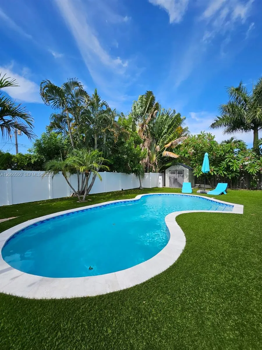 2770 NE 30th St Lighthouse Point, FL 33064