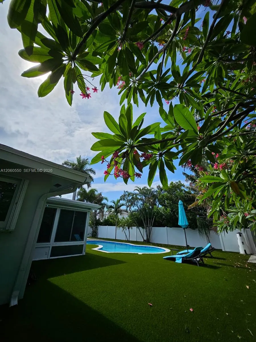 2770 NE 30th St Lighthouse Point, FL 33064