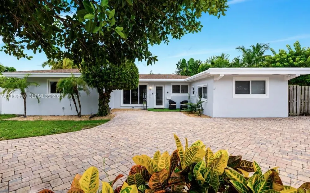 2770 NE 30th St Lighthouse Point, FL 33064