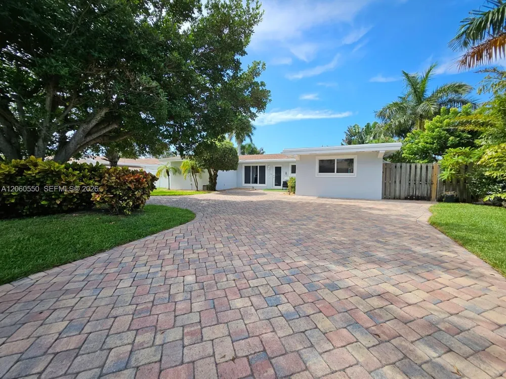 2770 NE 30th St Lighthouse Point, FL 33064