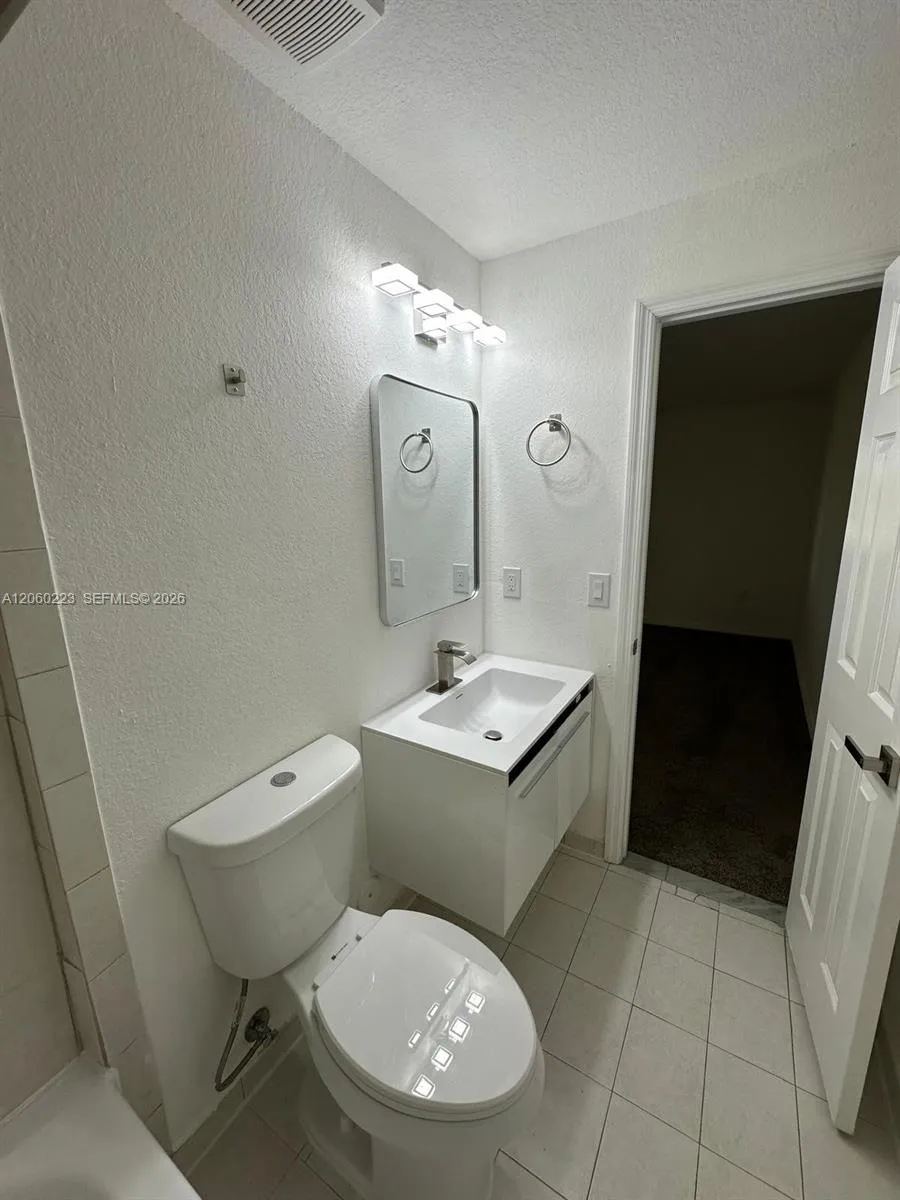 2283 NW 136th Ter Opa-Locka, FL 33054